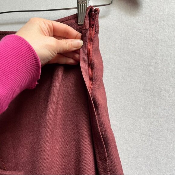 Chic Rust Midi Skirt with Flowy Silhouette - Picture 5 of 8